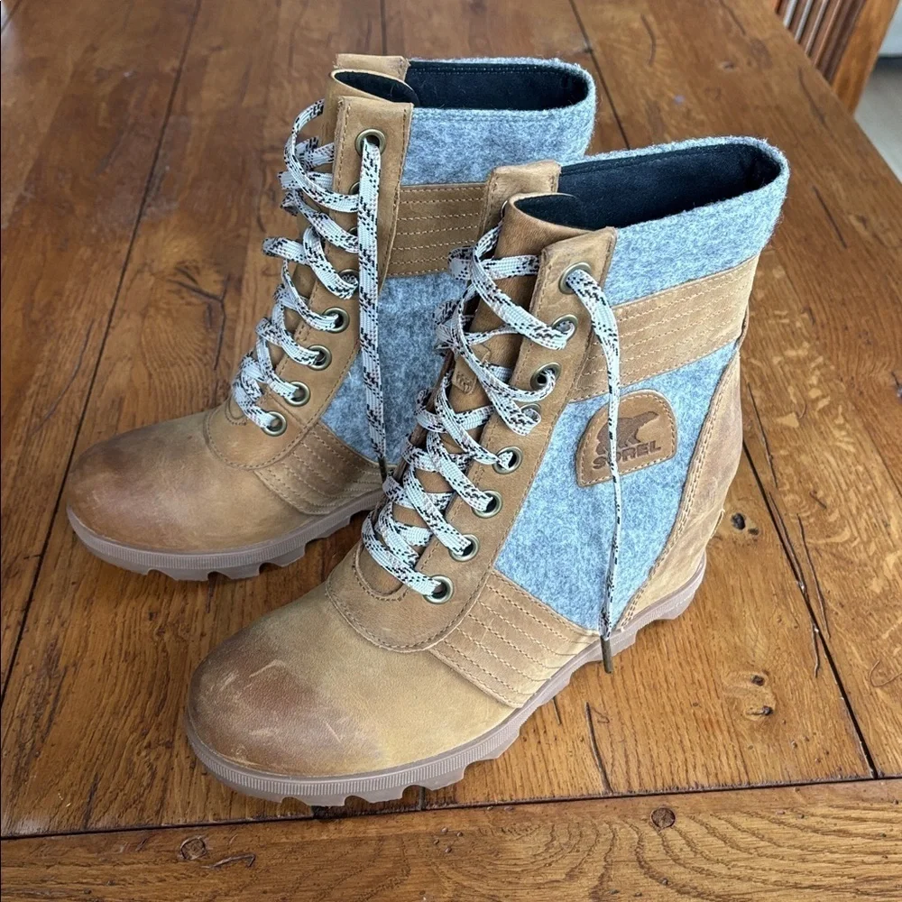 Sorel Women's Lexie Wedge Boots Women’s Camel Leather Gray Felt 3376-224 Size 9